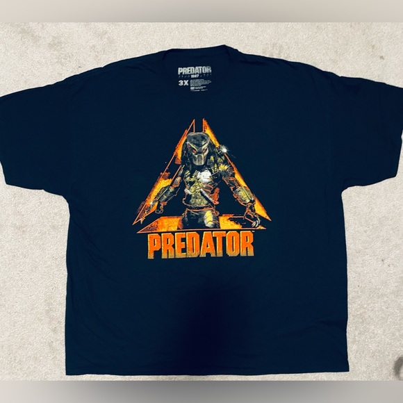 PREDATOR - classic crewneck graphic tee - Picture 3 of 11